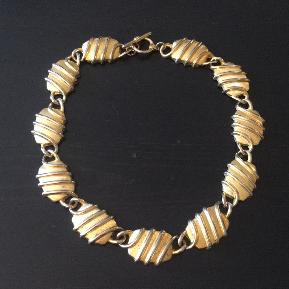 Vintage heavy metal gold toned collar necklace